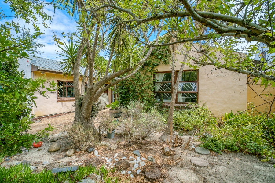 4 Bedroom Property for Sale in Edgemead Western Cape